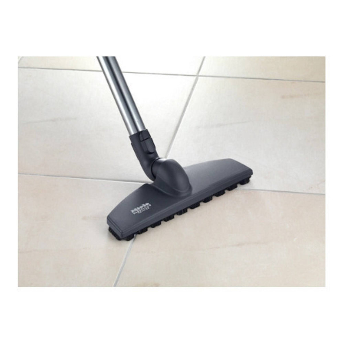 Bagless Canister Vacuum Cleaner C5719