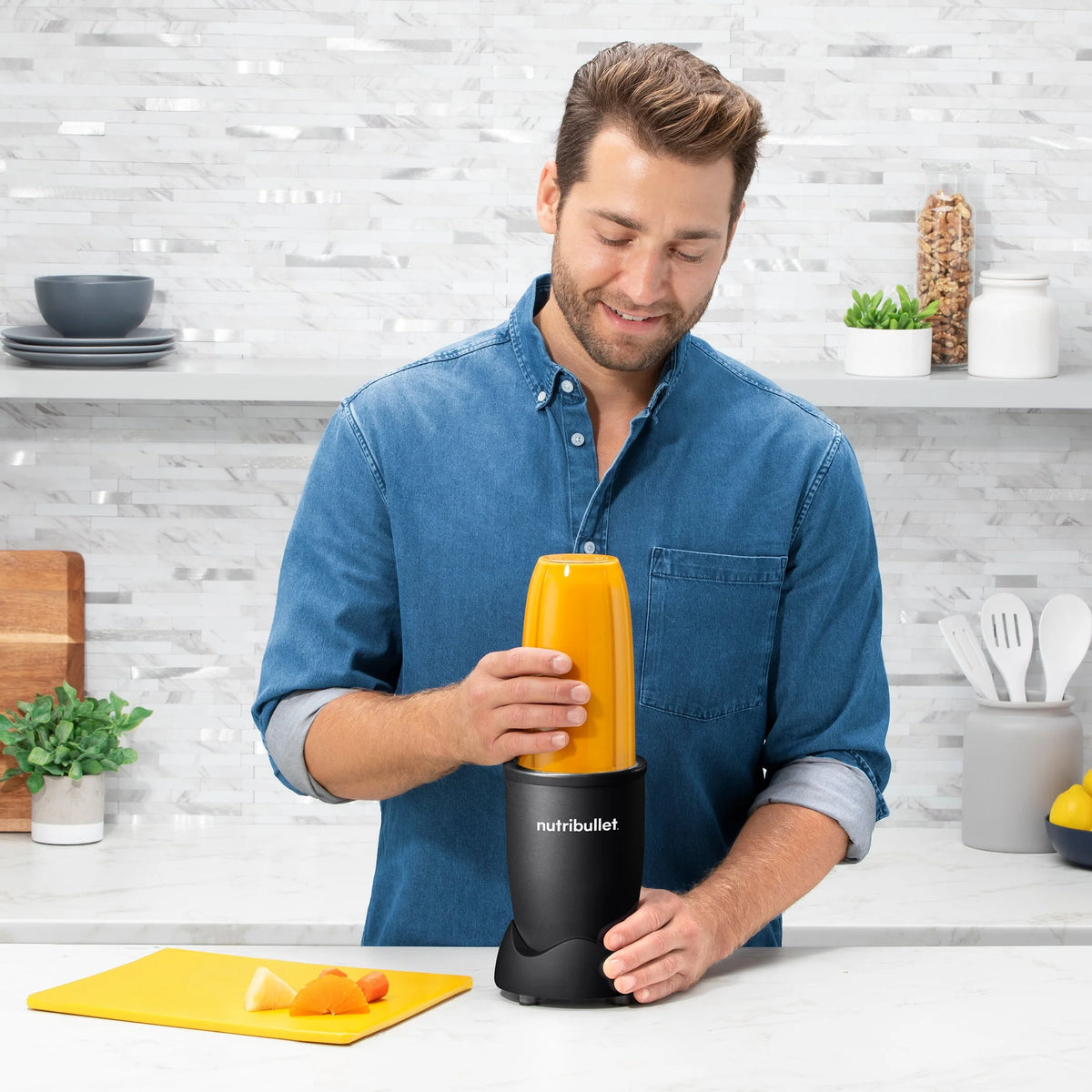32 oz 900 Watt Personal Blender A87879
