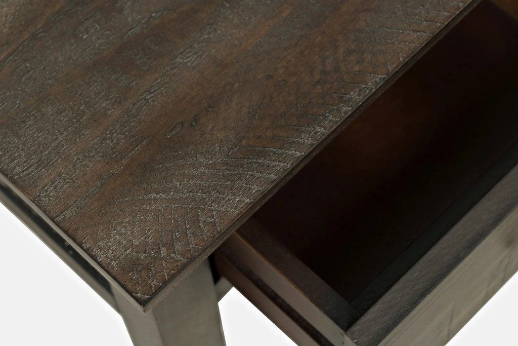 Distressed Pine End Table Z136