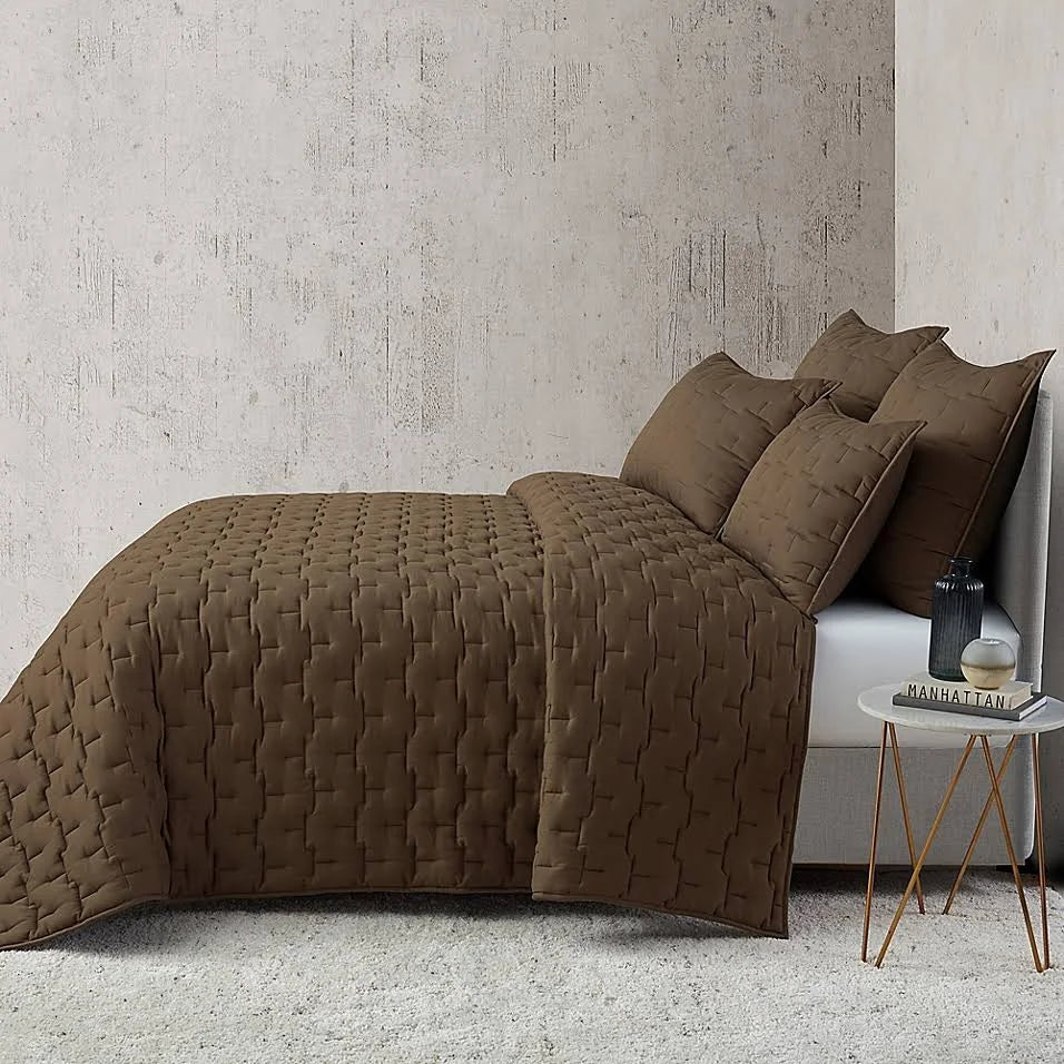 Brown Full/Queen Quilt F3115